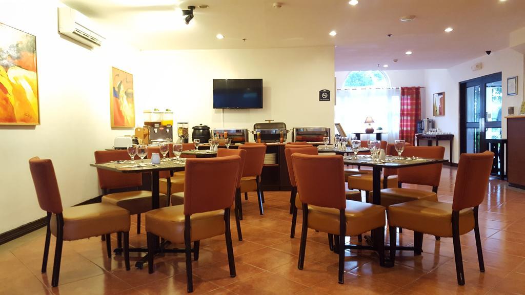 ไมโครเทลบายวินด์แฮมแองเจิลริดจ์-คาไวท์ Hotel General Trias  ภายนอก รูปภาพ
